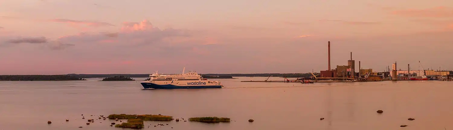 aurora-botnia-autumn-panorama-1500x430.jpg Ferry operator Stena Line has acquired NLC Ferry Ab Oy/Wasaline, taking over the operations of the ferry route between Vaasa in Finland and Umeå in Sweden, strengthening its position in the Baltic Sea.